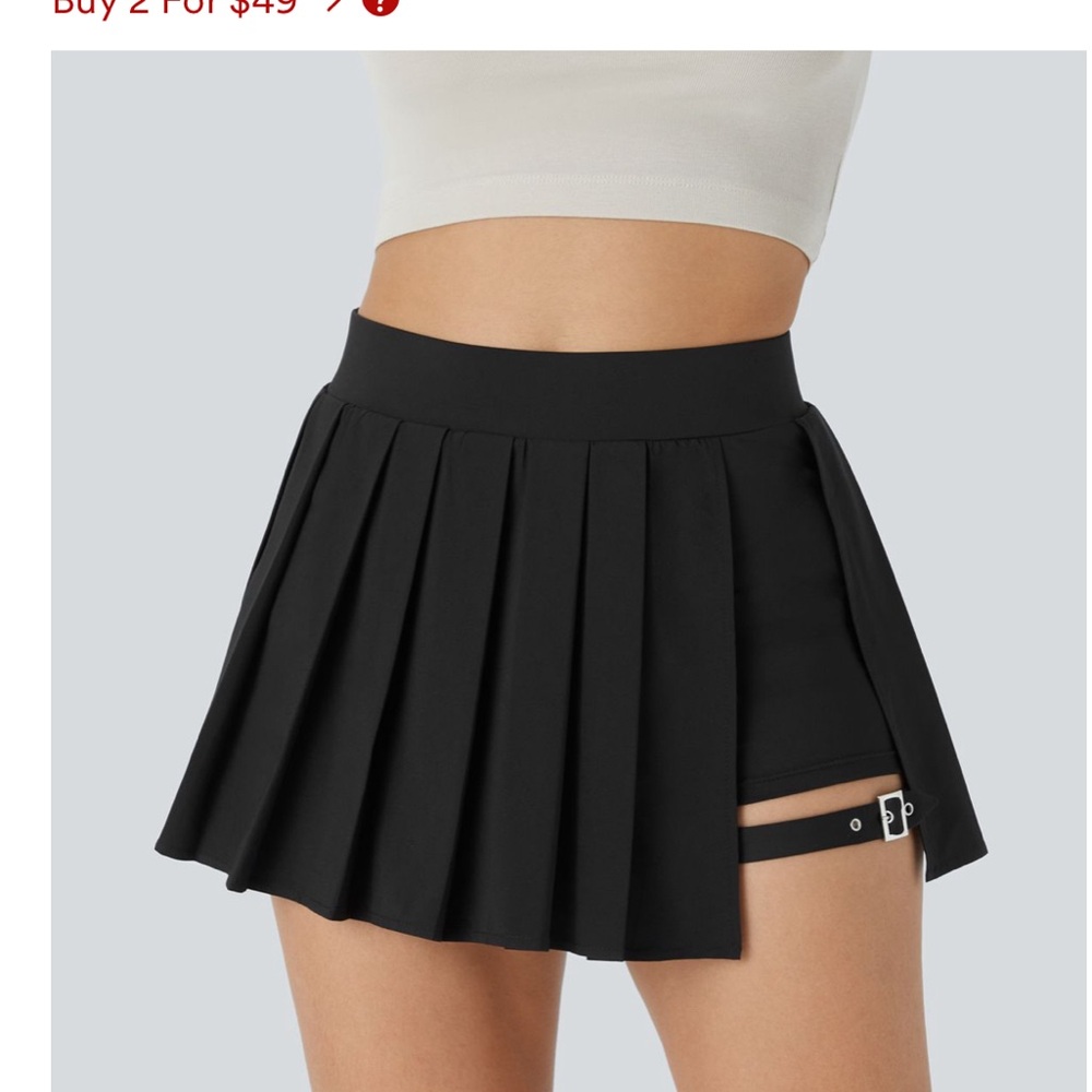 Halara skirt w buckle